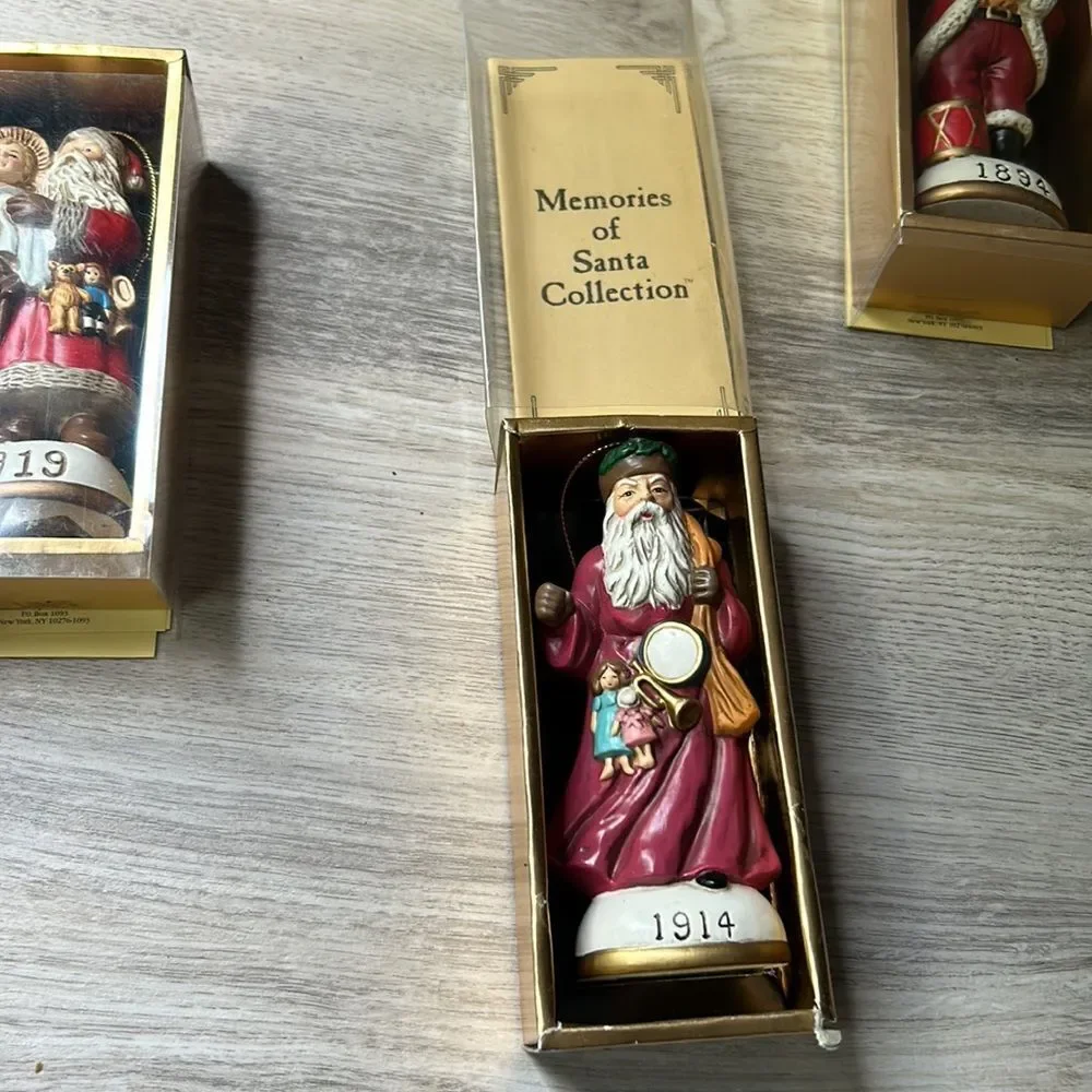 Vintage 1991 The memories of Santa Collection preloved ❤️EUC